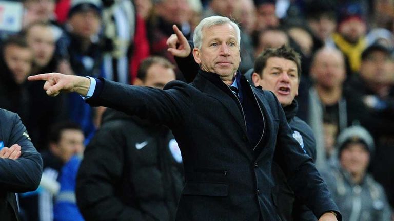 Alan Pardew during Newcastle's game against Chelsea