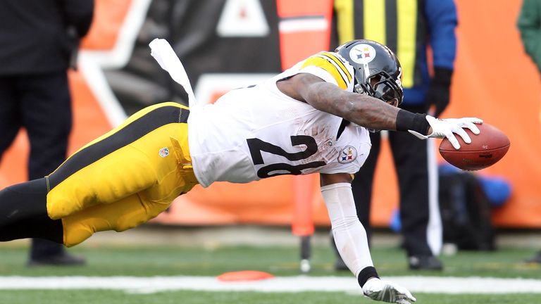 Le'Veon Bell adds a late Pittsburgh touchdown in their victory over the Bengals.