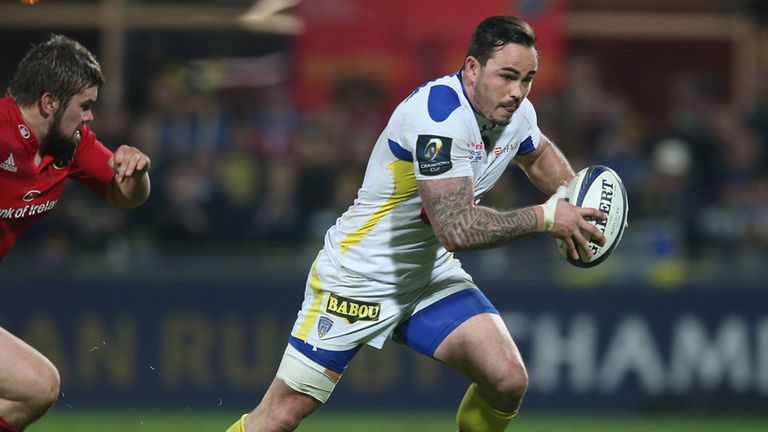 CLERMONT-FERRAND, FRANCE - DECEMBER 14:  Zac Guildford of Clermont Auvergne breaks with the ball during the European Rugby Champions Cup pool one match bet
