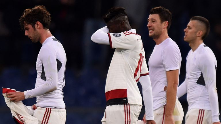 Disappointment for AC Milan players after defeat at Genoa