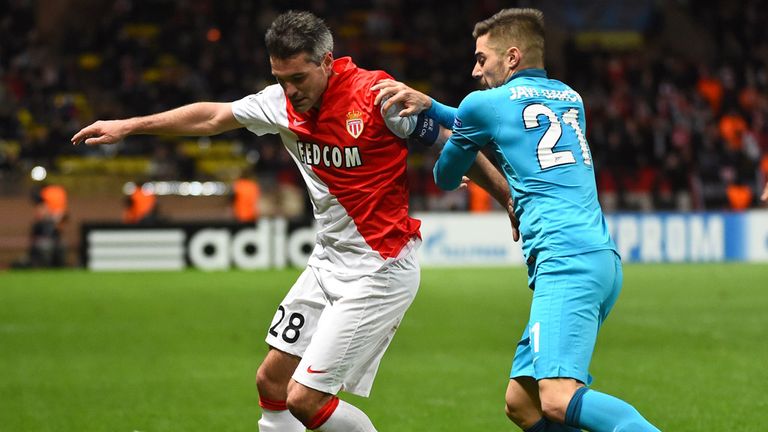 Zenit's Spanish midfielder Javi Garcia (R) vies with Monaco's French midfielder Jeremy Toulalan