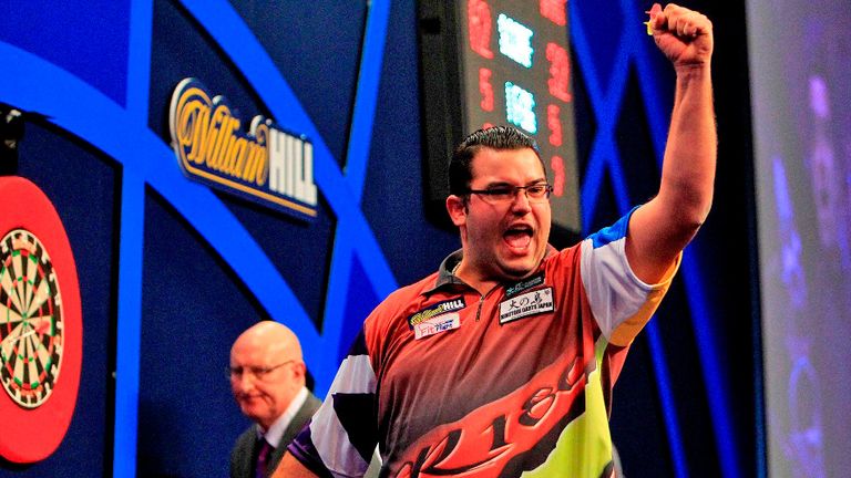 Tenerife's Cristo Reyes caused a major shock on the opening day of this year's PDC World Darts Championship by beating the seeded Wes Newton