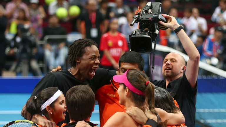 Gael Monfils, Sania Mirza, Fabrice Santoro, Ana Ivanovic and Rohan Bopanna of the Indian Aces