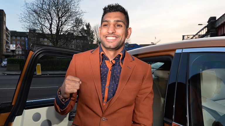 Amir Khan arrives at Fitzroy Lodge Amature Boxing Club, London. PRESS ASSOCIATION Photo. Picture date: Friday January 23, 2015. See PA story BOXING Khan. P