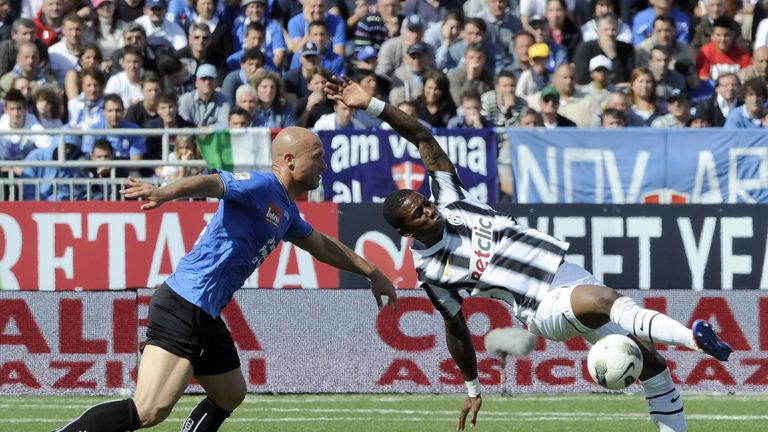 Eljero Elia of Juventus FC and Andrea Lisuzzo of Novara Calcio compete for the ball during a Serie A match in April 2012