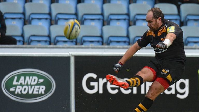  Andy Goode of Wasps kicking a conversion