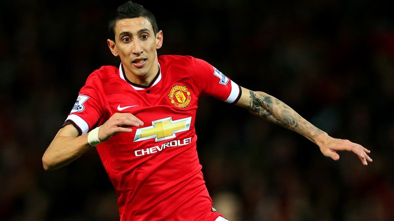 Angel di Maria of Manchester United runs with the ball 