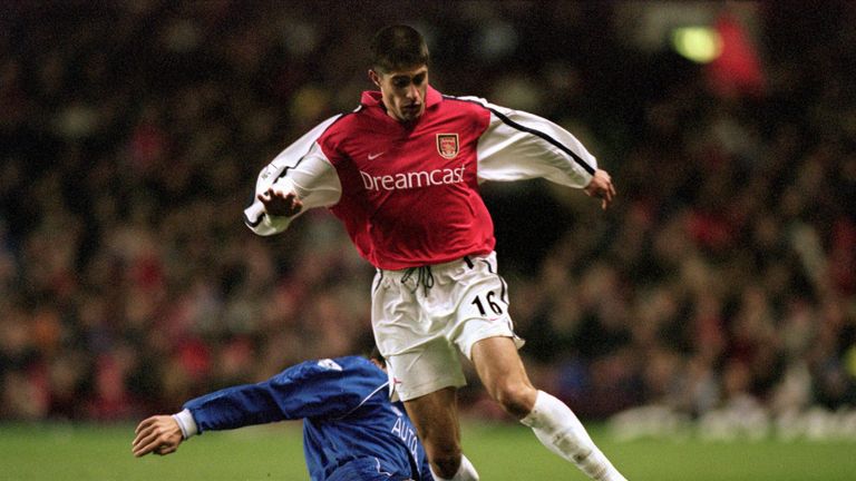 Sylvinho of Arsenal charges forward during the FA Carling Premiership match against Chelsea played at Highbury, in London in 2001