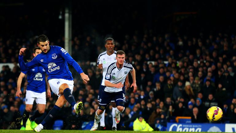 Kevin Mirallas misses a penalty