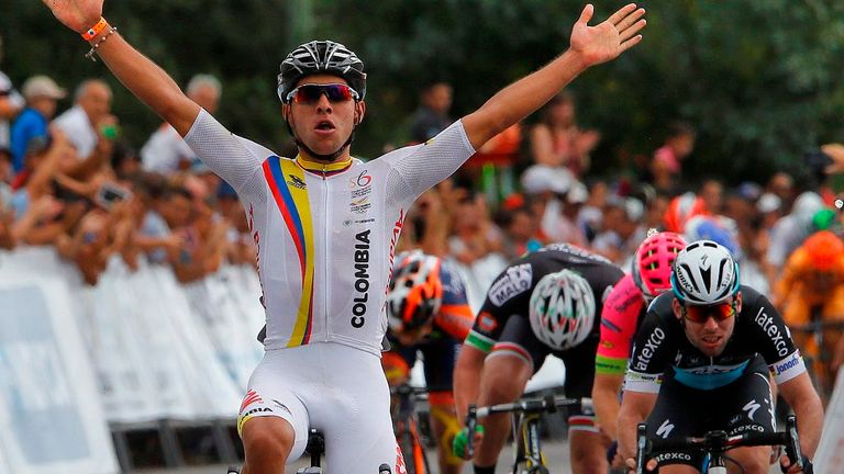 Fernando Gaviria wins Stage 3 of the 2015 Tour de San Luis from Mark Cavendish and Sacha Modolo