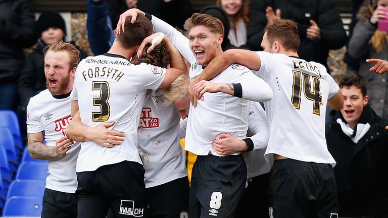 Derby County players celebrate after Chris Martin scored during the Sky Bet Championship match between Ipswich and Derby