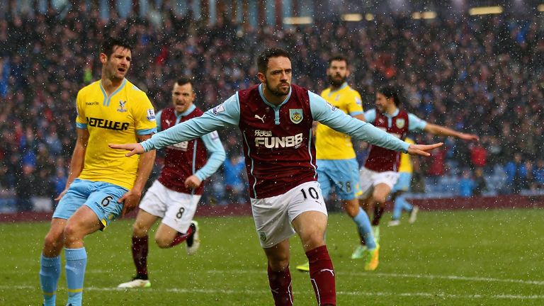 Danny Ings of Burnley celebrates scoring their second goal against Crystal Palace