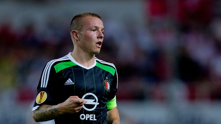 Jordy Clasie of Feyenoord controls the ball during the UEFA Europa League group G match between Sevilla FC and Feyenoord