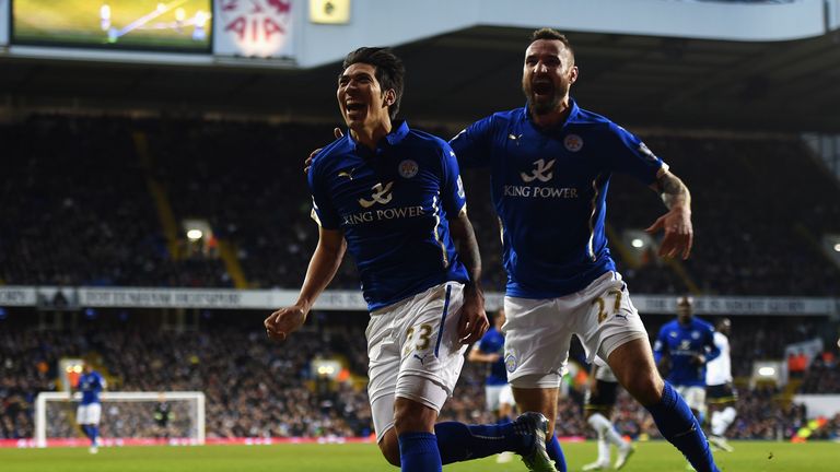 Leonardo Ulloa of Leicester City levels the scores to make it 1-1