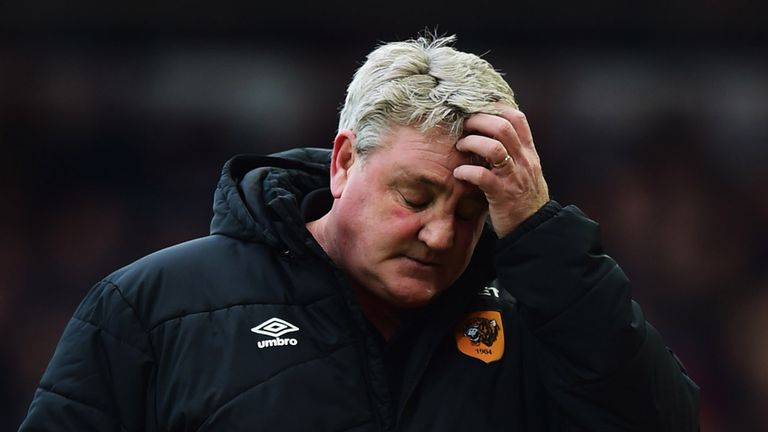 Steve Bruce manager of Hull City looks despondent during the Barclays Premier League match between West Ham United and Hull 