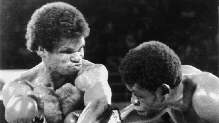 Zairean-born French boxer Jo Kimpuani (R) fights against US Saoul Mamby, on June 12, 1981, who wins a 15-round nod the Super Lightweight title in Detroit. 
