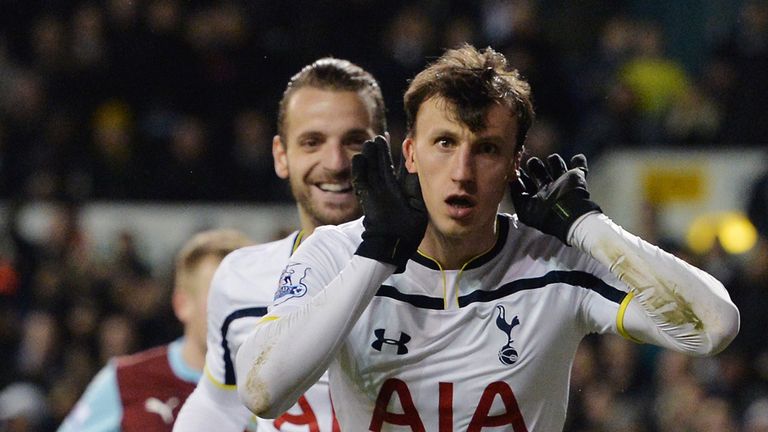 Vlad Chiriches celebrates 