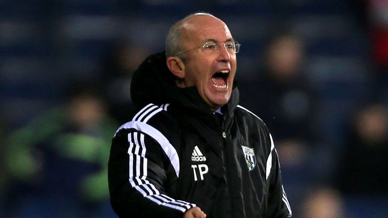 West Bromwich Albion manager Tony Pulis gestures from the touchline during the FA Cup Third Round match at The Hawthorns, West Bromwich.