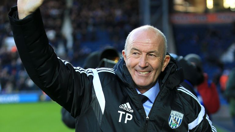 New West Bromwich Albion manager Tony Pulis waves to the fans before the FA Cup Third Round match at The Hawthorns, West Bromwich.