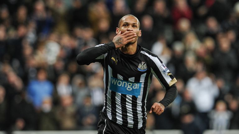 Yoan Gouffran celebrates after scoring the equalising goal during the Premier League match between Newcastle United and Southampton on January 17, 2015