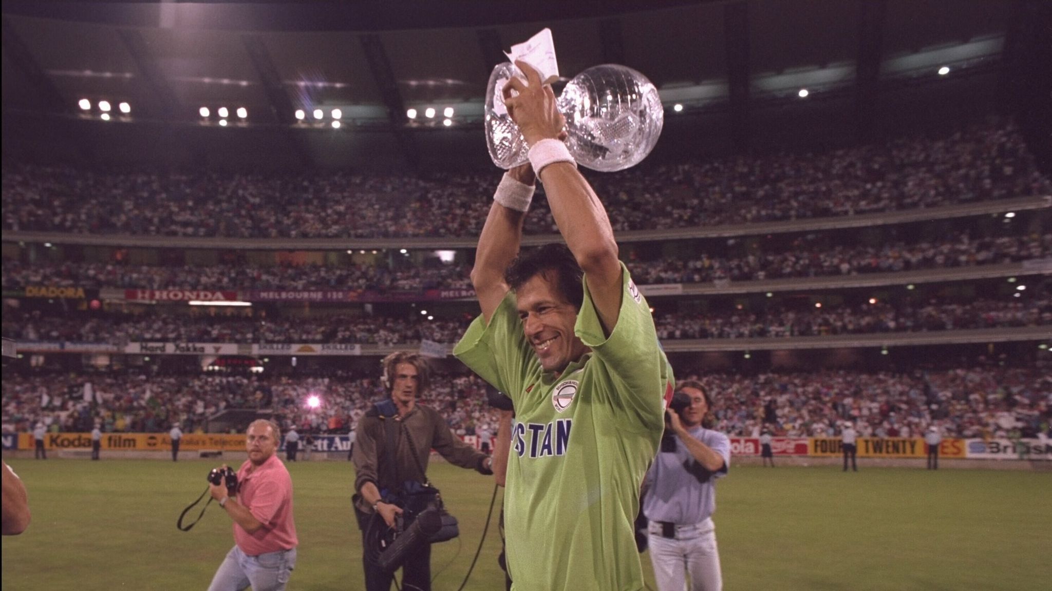 Pakistan. Imran Driver Rj Imran Khan: Former Pakistan cricketer and Prime Minister shot in leg in ...