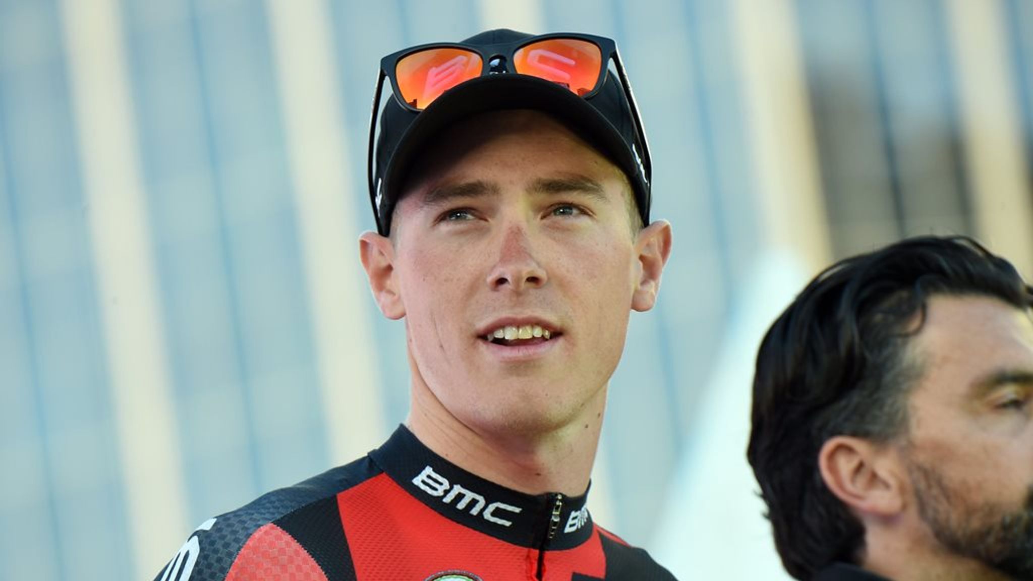 Rohan Dennis sets new world hour record of 52.491km, breaking Matthias ...