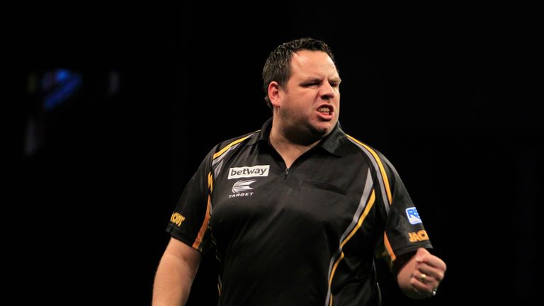 BETWAY PREMIER LEAGUE DARTS 2015.FIRST DIRECT ARENA,LEEDS.PIC;LAWRENCE LUSTIG.ADRIAN LEWIS V RAYMOND VAN BARNEVELD.ADRIAN LEWIS WINS