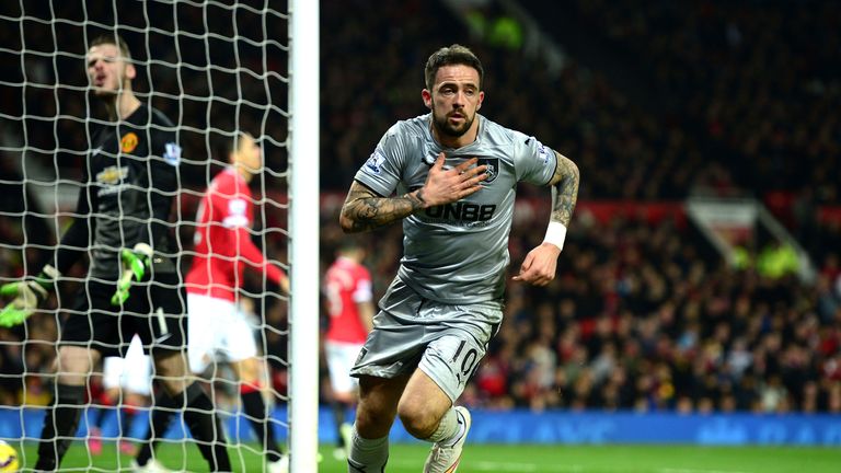 Danny Ings of Burnley celebrates his goal against Manchester United