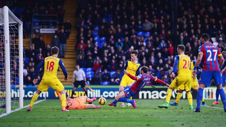 Glenn Murray of Crystal Palace (17) scores their first goalduring the Barclays Premier League match between Crystal Palace 