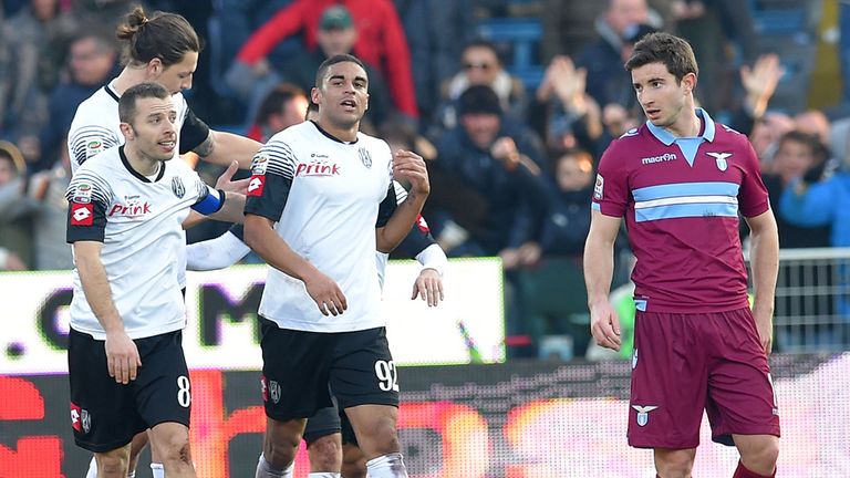 Gregore Defrel celebrates his goal