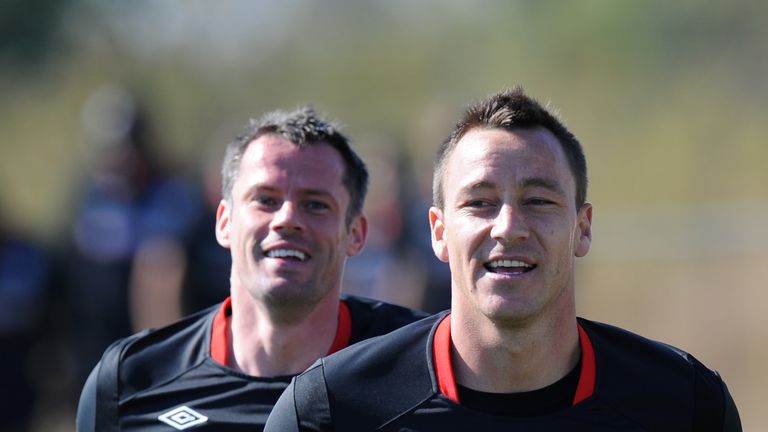 England's Jamie Carragher (L) and John Terry (R) take part in a training session at the Royal Bafokeng Sports Campus near Rustenburg on 8 June, 2010