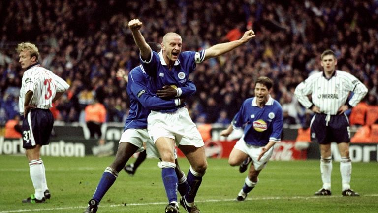 27 Feb 2000:  Matt Elliott of Leicester City celebrates scoring the second goal