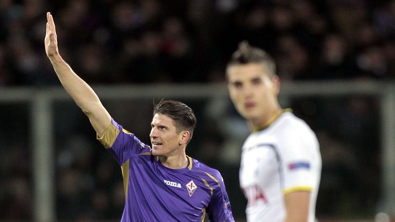 Mario Gomez celebrates 