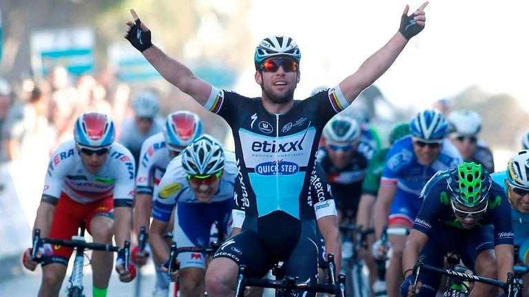 Mark Cavendish wins the 2015 Clasica de Almeria from Juan Jose Lobato and team-mate Mark Renshaw