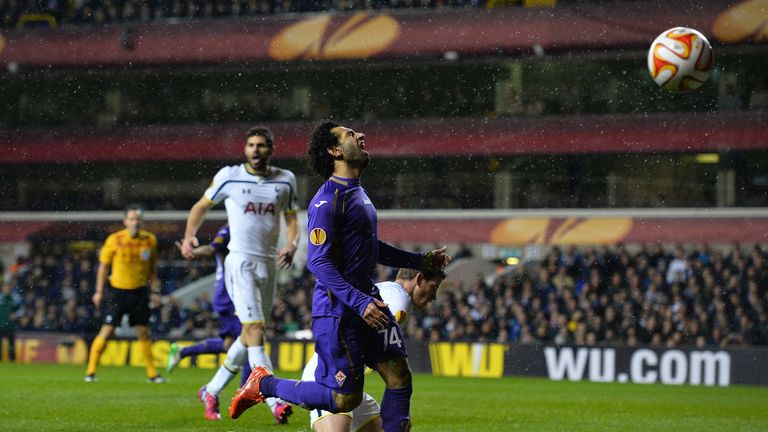 Fiorentina's Egyptian forward Mohamed Salah (C) reacts as he misses a chance during the UEFA Europa League 
