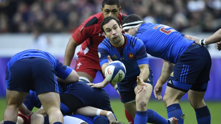 France's scrum-half Morgan Parra passes the ball