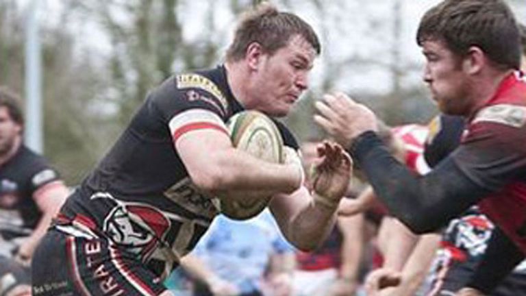 Rob Elloway on action for the Cornish Pirates