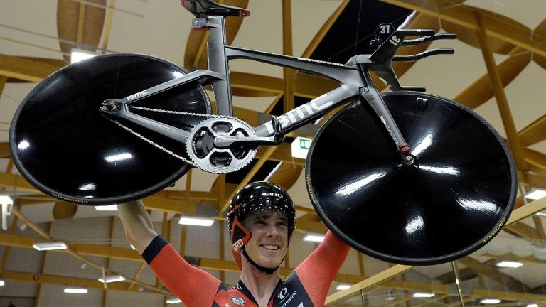 Rohan Dennis, hour record