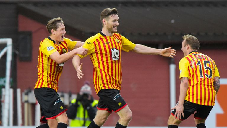 Stephen O'Donnell celebrates his goal 