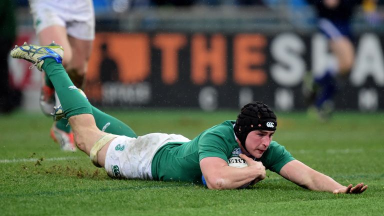 Tommy O'Donnell sprinted clear to claim Ireland's second try in two minutes