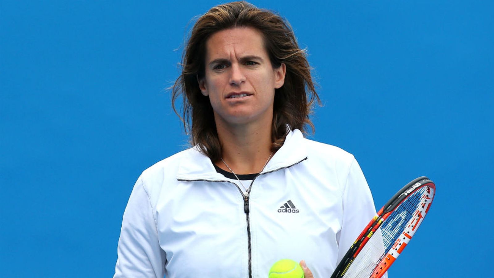 Amelie Mauresmo announces she is expecting her first child.