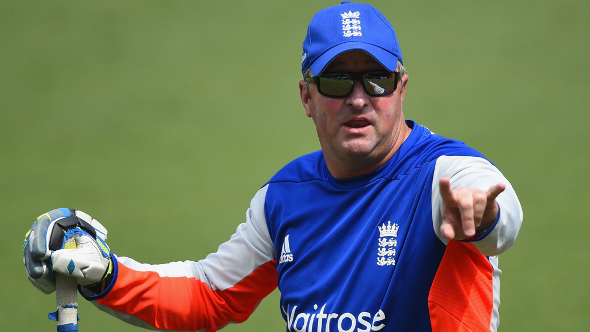 England cricket news: Trevor Bayliss says Paul Farbrace would do a grand  job as England coach