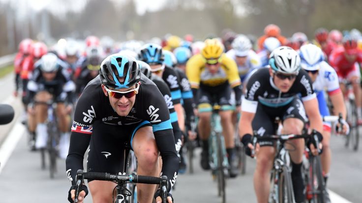 Ian Stannard chases in the 2015 Kuurne-Brussels-Kuurne