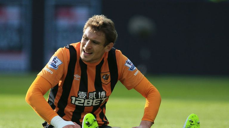 Hull Citys Nikica Jelavic looks dejected after missing a chance against Leicester City during the Barclays Premier League match at the King Power Stadium, Leicester. Picture date: Saturday March 14, 2015. See PA Story SOCCER Leicester. Photo credit should read: Nigel French/PA Wire.
