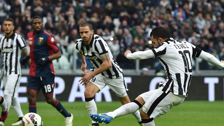 Juventus striker Carlos Tevez misses a penalty against Genoa