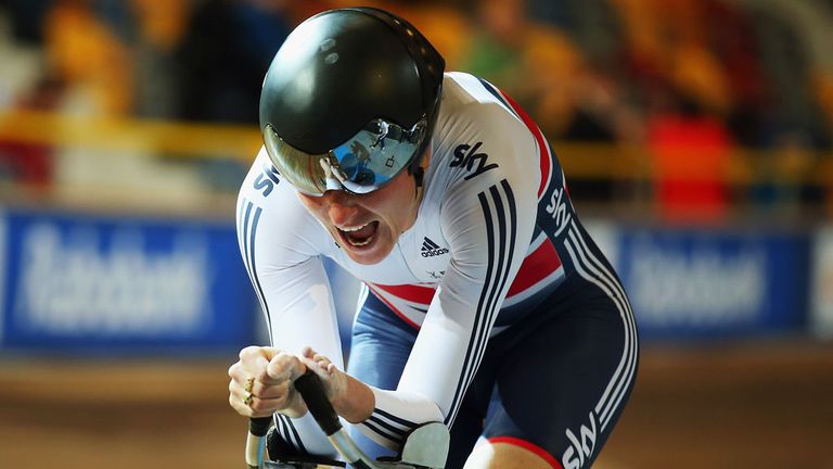 Dame Sarah Storey on her way to gold at the UCI Para-cycling Track World Championships