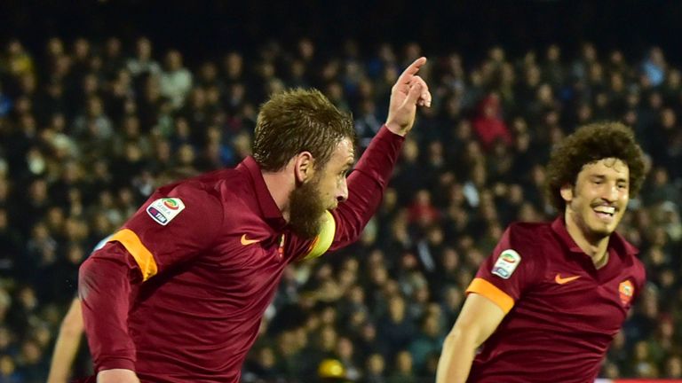 Daniele De Rossi celebrates 