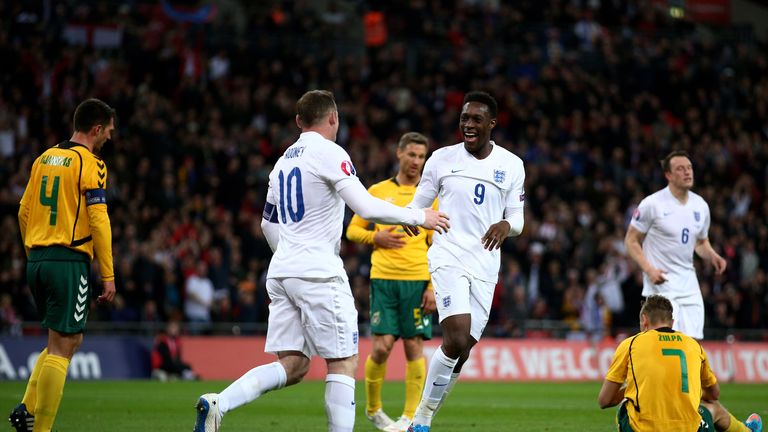 Wayne Rooney of England (L) celebrates with Danny Welbeck