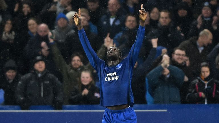 Romelu Lukaku celebrates for Everton against Dynamo Kiev