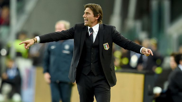Head coach Italy Antonio Conte reacts during the international friendly match between Italy and England